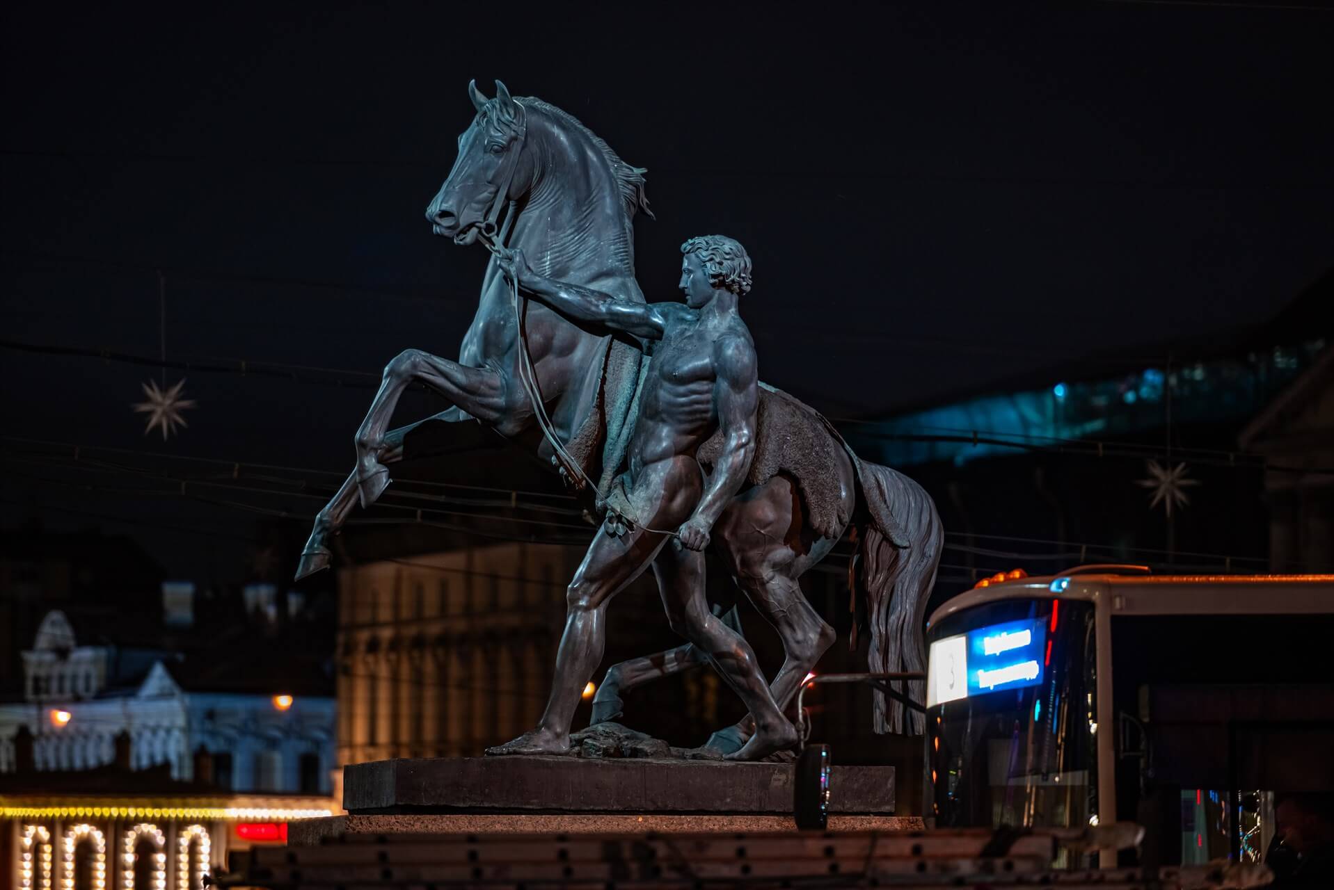 Петербургский Новый год – сказочный и яркий, 7 дней