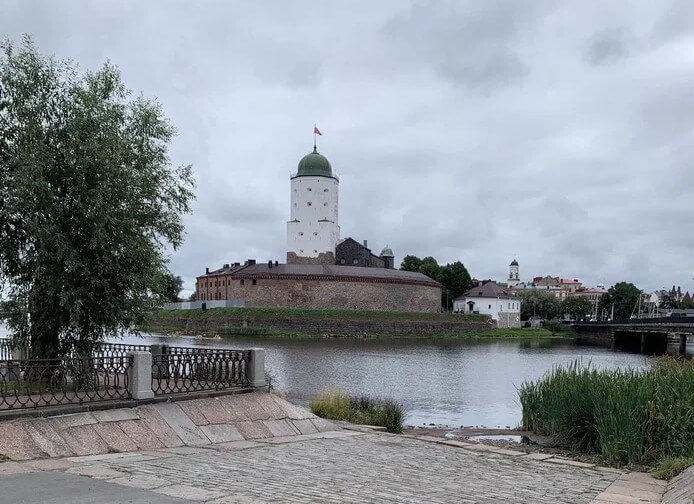 Средневековый Выборг и парк «Монрепо»