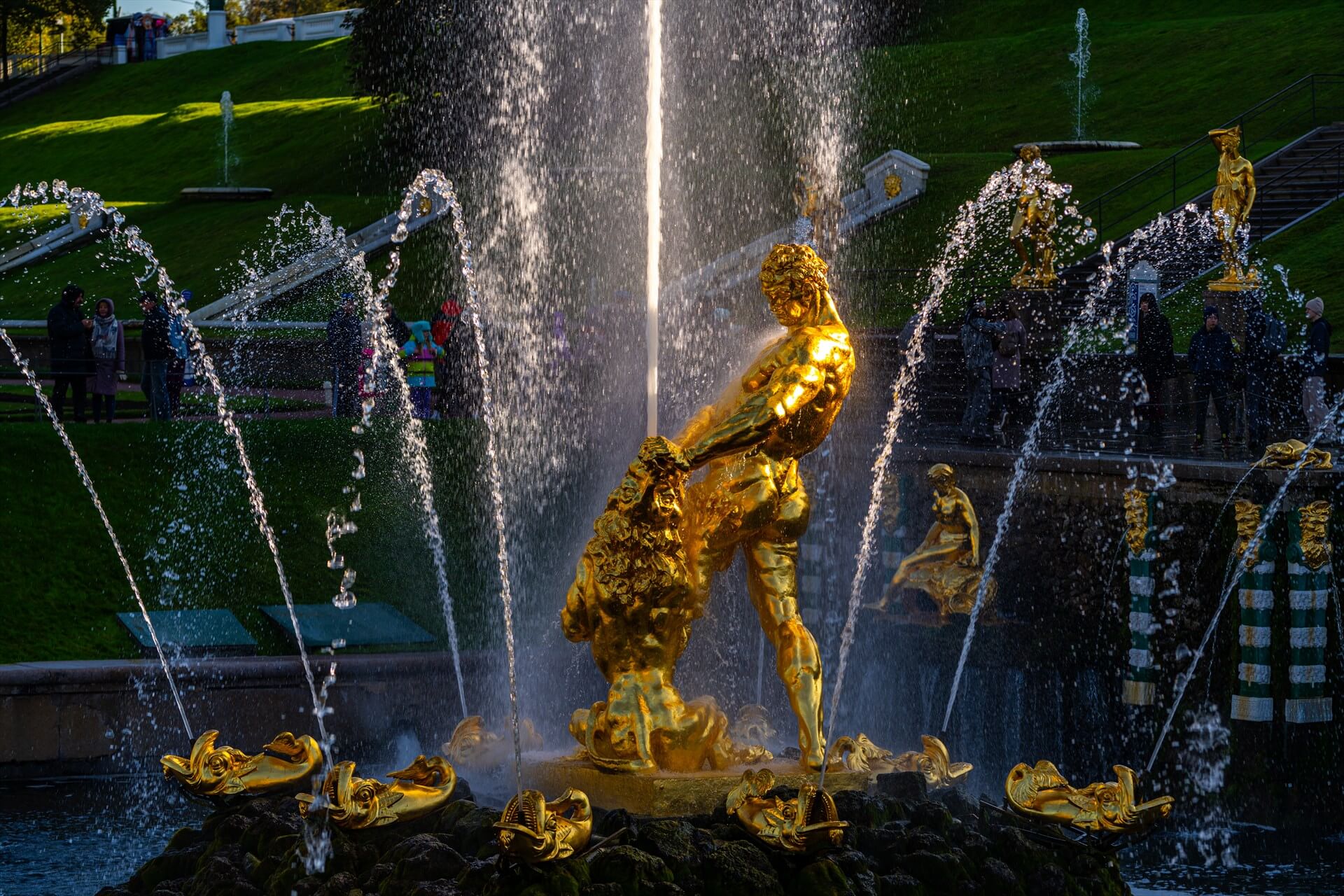 Петергофская феерия (загородная экскурсия для организованных групп)