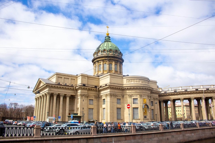 «Невский. Ожившая история» и храм Спас на Крови, пешеходная экскурсия