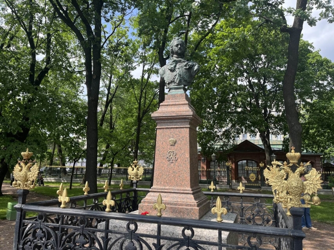 Петровский Петербург (автобусная экскурсия для школьных групп)