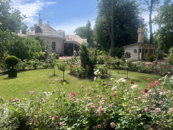 Петергоф с посещением дворца «Коттедж», загородная экскурсия 