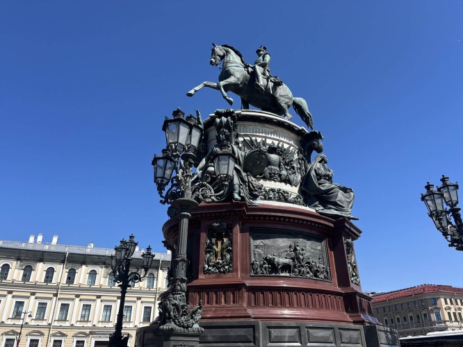 Этот город историей дышит