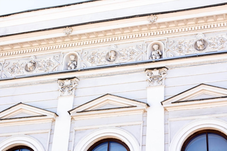 «Дворцы и их владельцы» и музей Фаберже