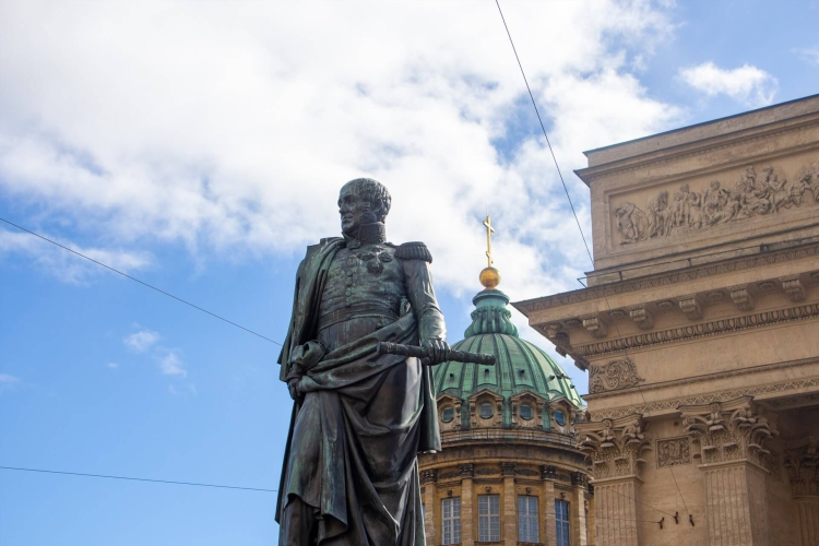 Учись в России – выбирай Петербург, 4 дня (тур для школьных групп)