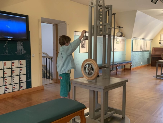 Петергоф: парк «Александрия» (загородная экскурсия для школьных групп)