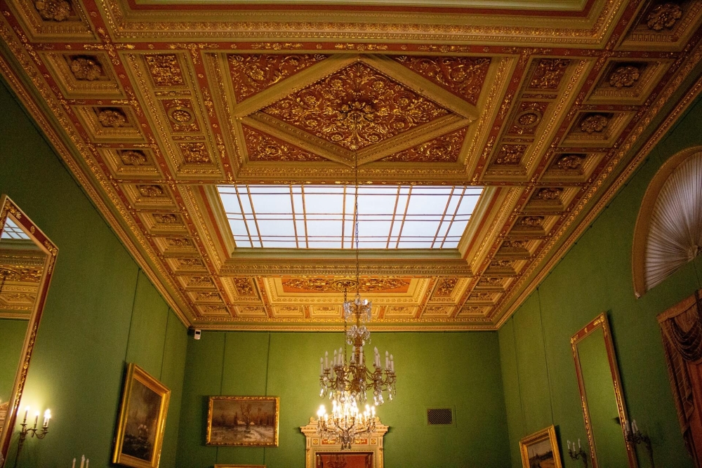 Дворцы и их владельцы