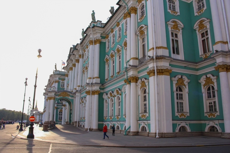 «Этот город историей дышит», обзорная экскурсия с посещением Эрмитажа
